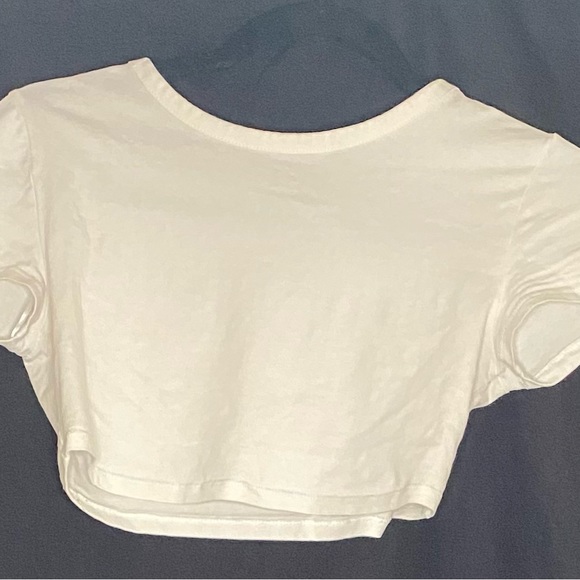 White crop top - Picture 2 of 2